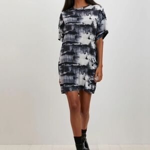 NWT The Kit Maya Dress Size  Medium In Black Ink Print